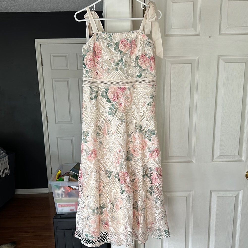 Floral Lace Midi Dress